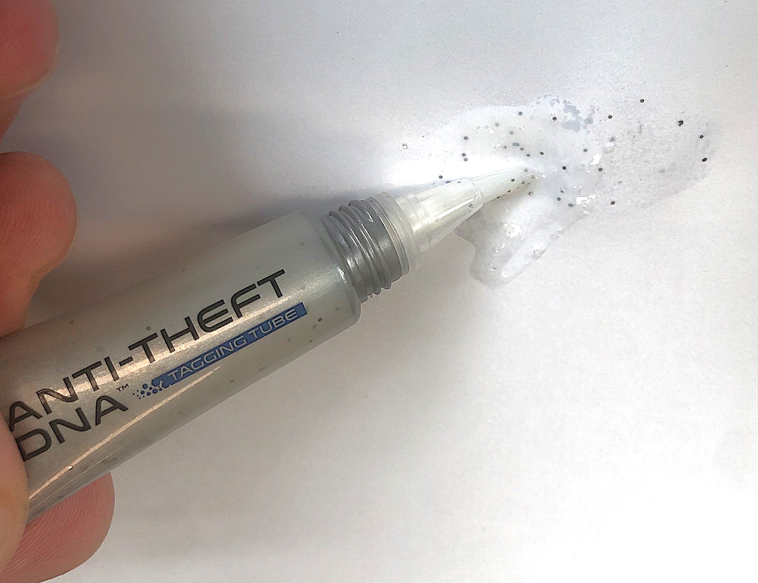 Squeezy-tube applicator format, alternative kit format